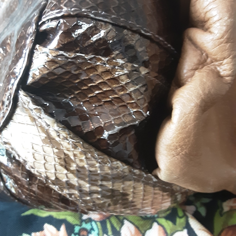 ZENA EVA HOBO BAG - Picture 8 of 10